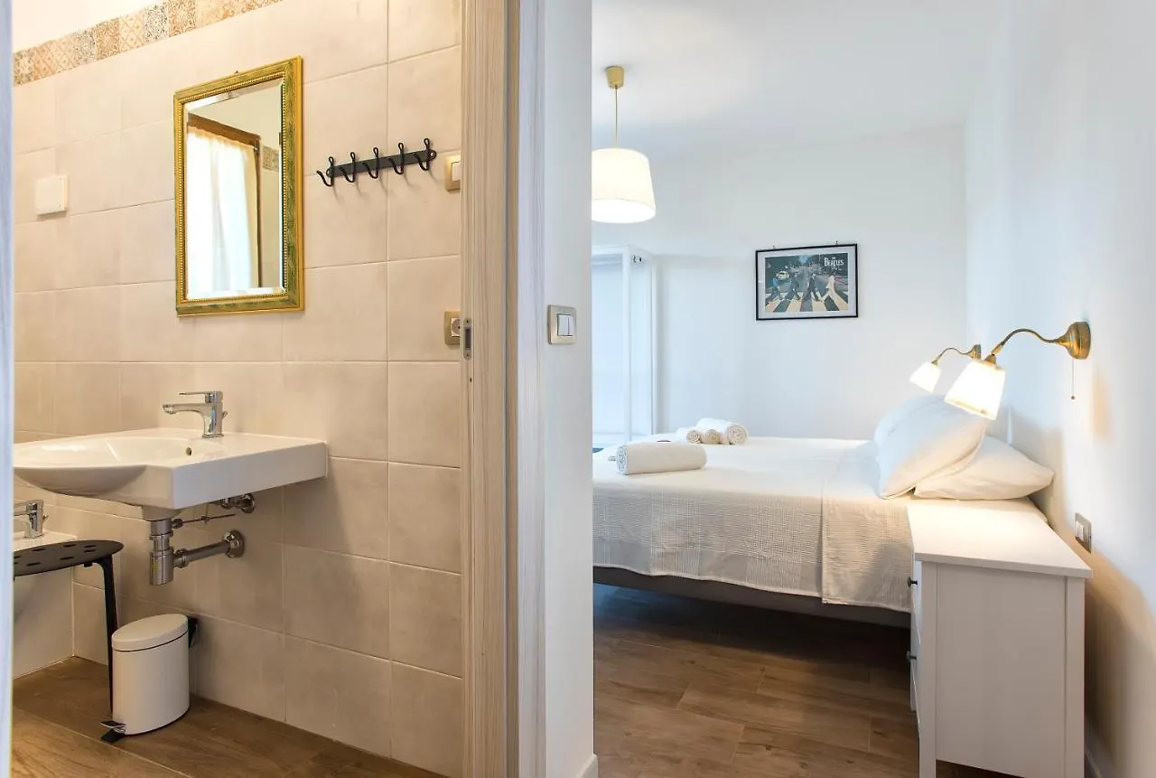 Oda ve Kahvaltı Sand'Ana House B&B Alghero